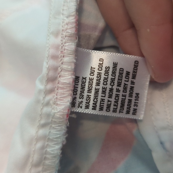 Crown & Ivy Colorful Retro 70s Pattern Shorts, 4.5" inseam Women's Size 8 - Picture 4 of 4